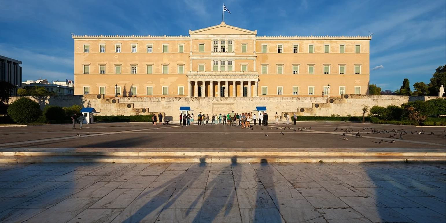 Ορκωμοσία της Βουλής: Οι βουλευτές μαζί με παιδιά και συζύγους (εικόνες)